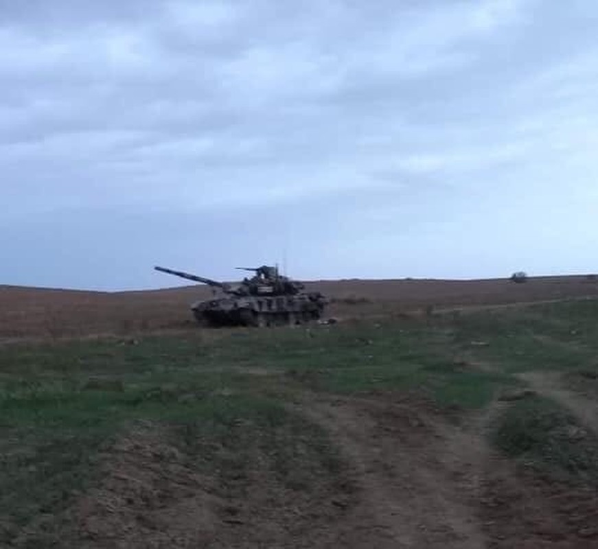 Choang: Armenia tang gap 3 lan so xe tang T-90 hien co sau mot dem-Hinh-4