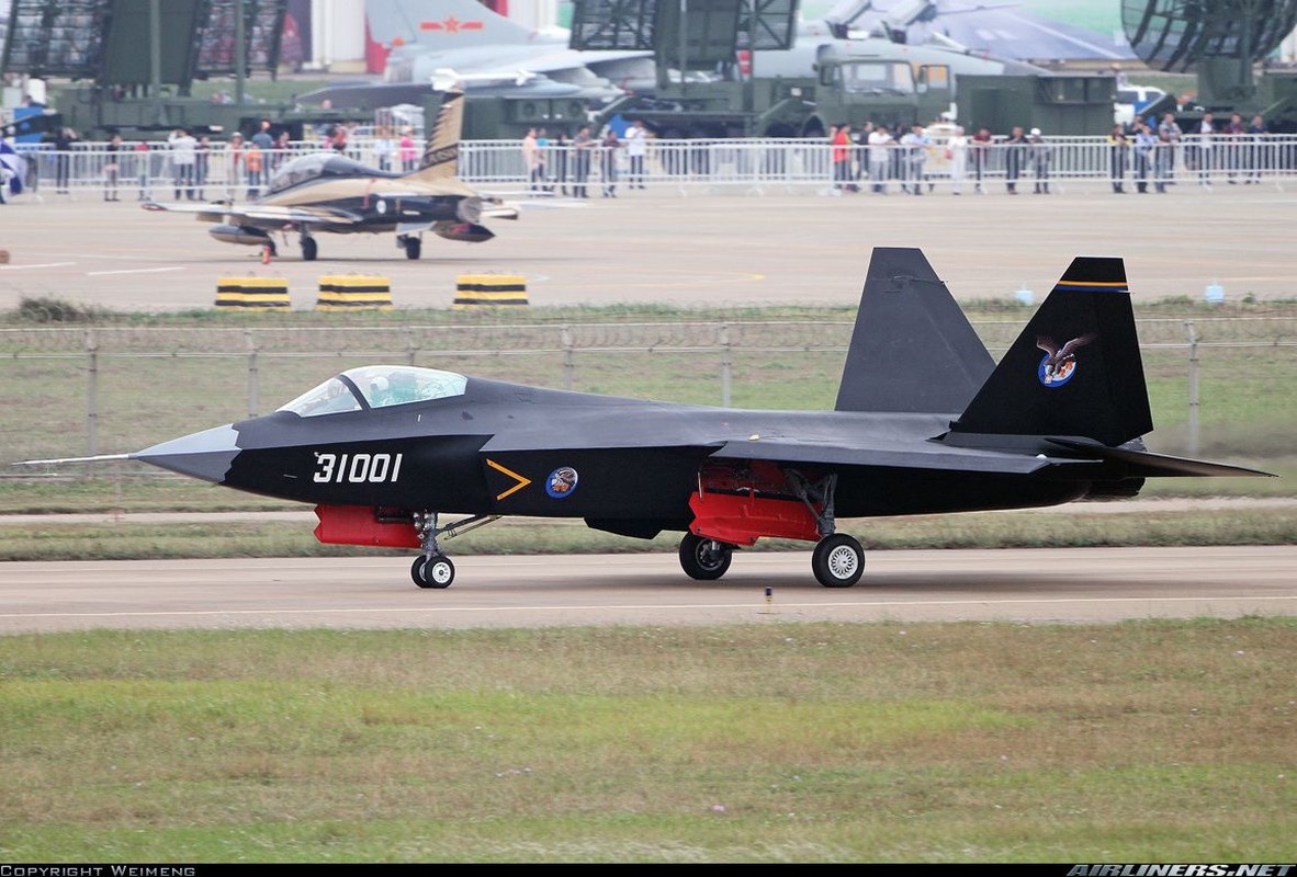 Trung Quoc lam nhai tiem kich F-35: Dung mo sanh ngang ban goc!-Hinh-10