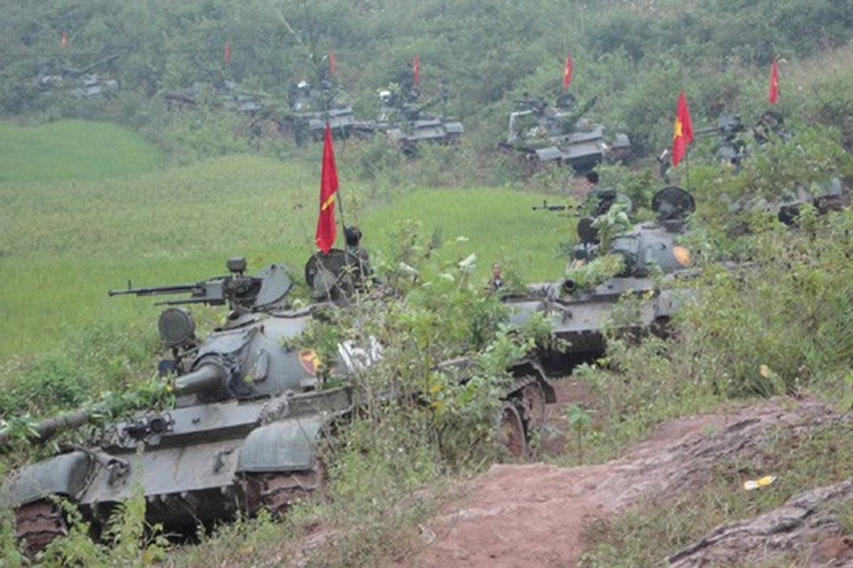 Vi sao xe tang chu luc T-72 cua Nga rat phu hop voi Viet Nam?-Hinh-3