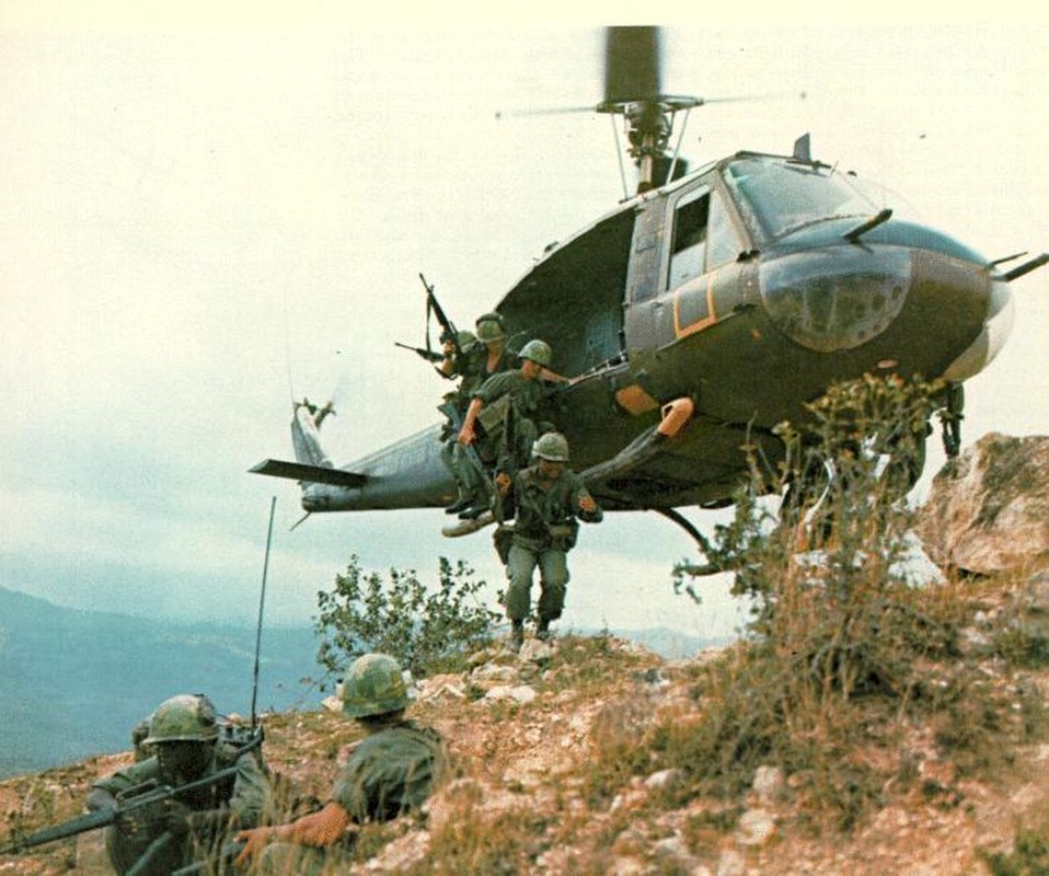 So phan truc thang UH-1A va chien thuat “Truc thang van” cua My o Viet Nam-Hinh-7