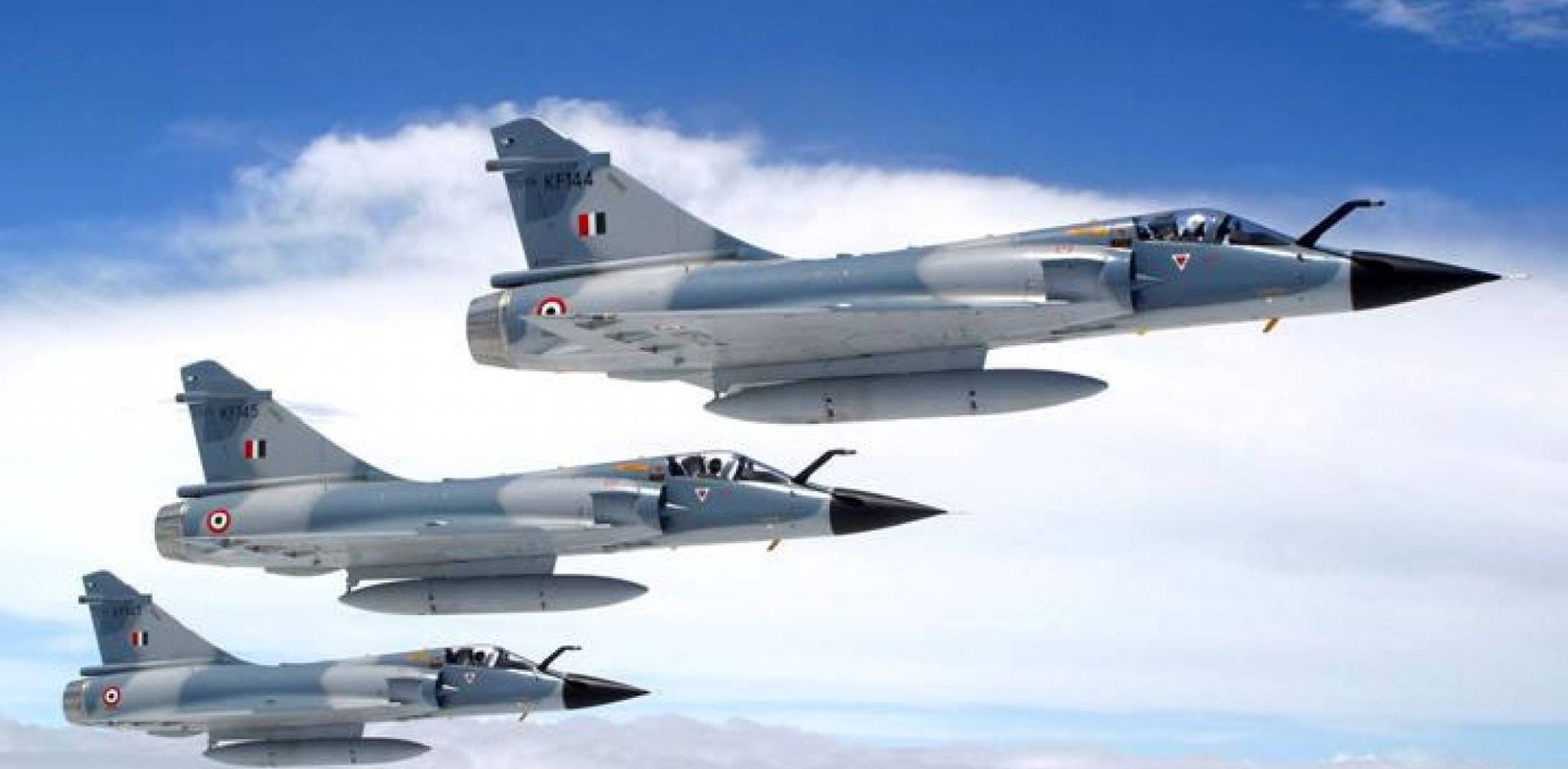 Vi sao chien dau co F-16 van dat hang, con Mirage 2000 thi khong?-Hinh-7