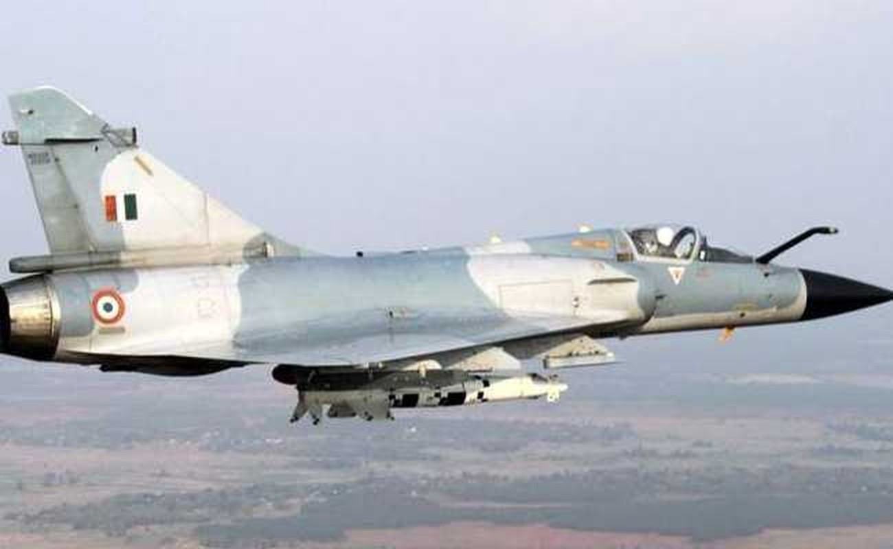 Vi sao chien dau co F-16 van dat hang, con Mirage 2000 thi khong?-Hinh-8