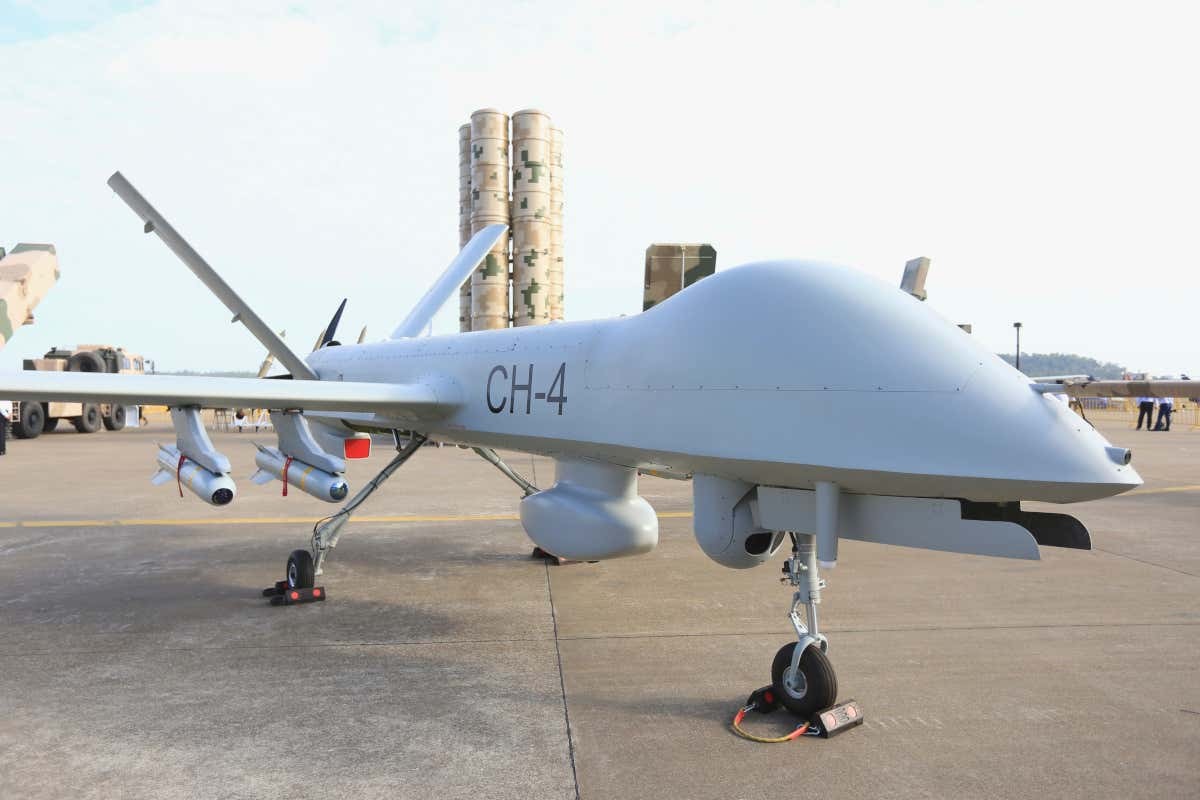 Nhung quoc gia mua UAV Trung Quoc: Bo thi thuong - vuong thi toi
