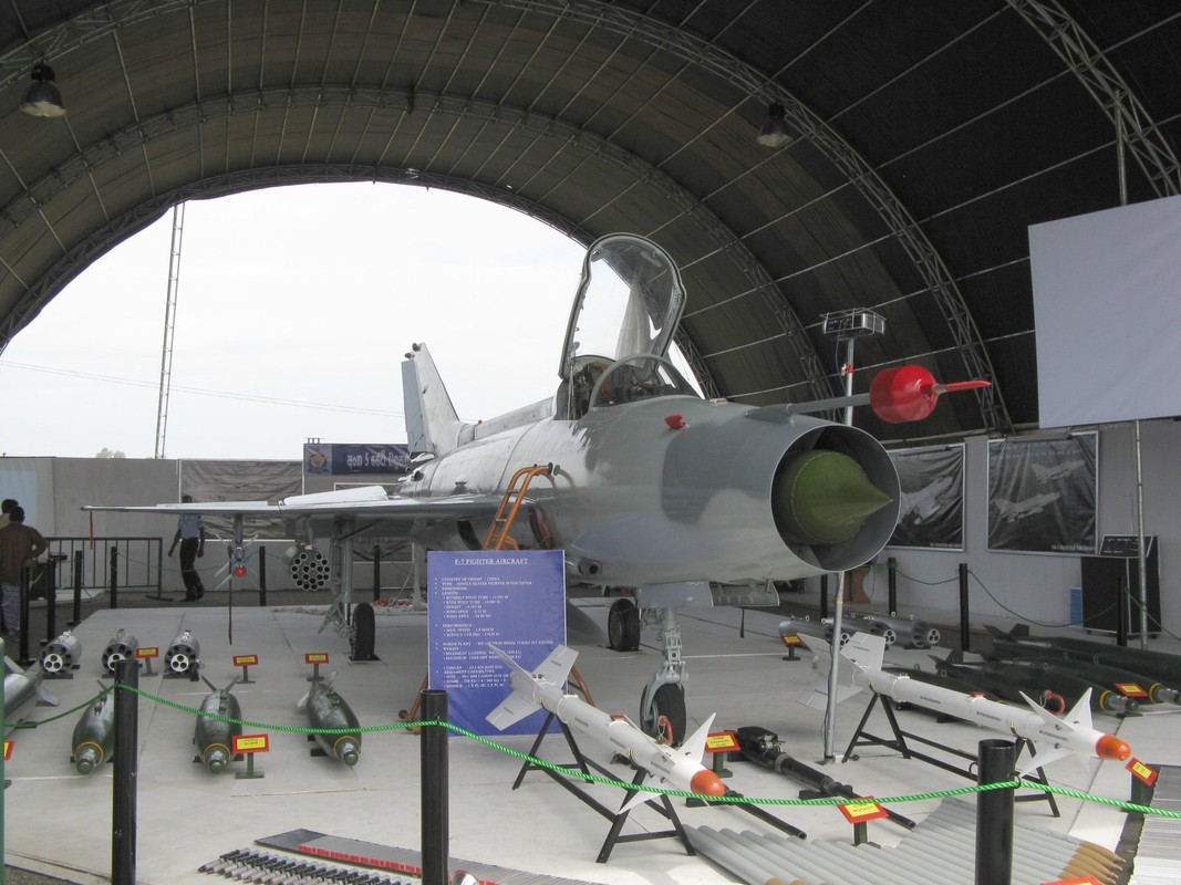 Du Viet Nam da loai bien, MiG-21 van la quoc bao cua Trung Quoc-Hinh-6