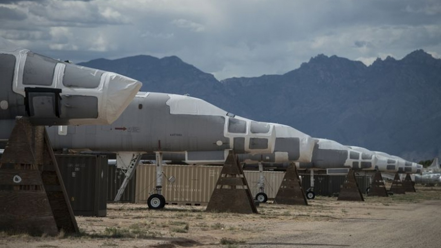 My dua “Hiep sy bong dem” B-1B toi Bac Cuc khieu khich Nga-Hinh-7