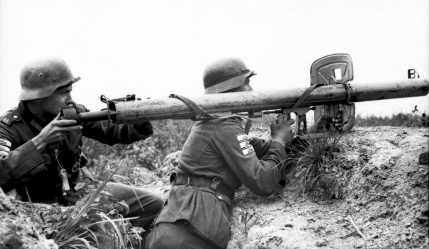 Tien than cua RPG-7 huyen thoai hoa ra cung la vu khi Duc quoc xa-Hinh-7