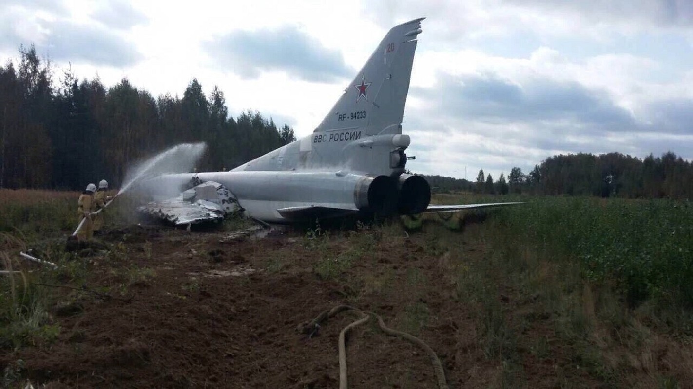 Ghe phong co van de, ba phi cong Tu-22M3 cua Nga tu nan-Hinh-2