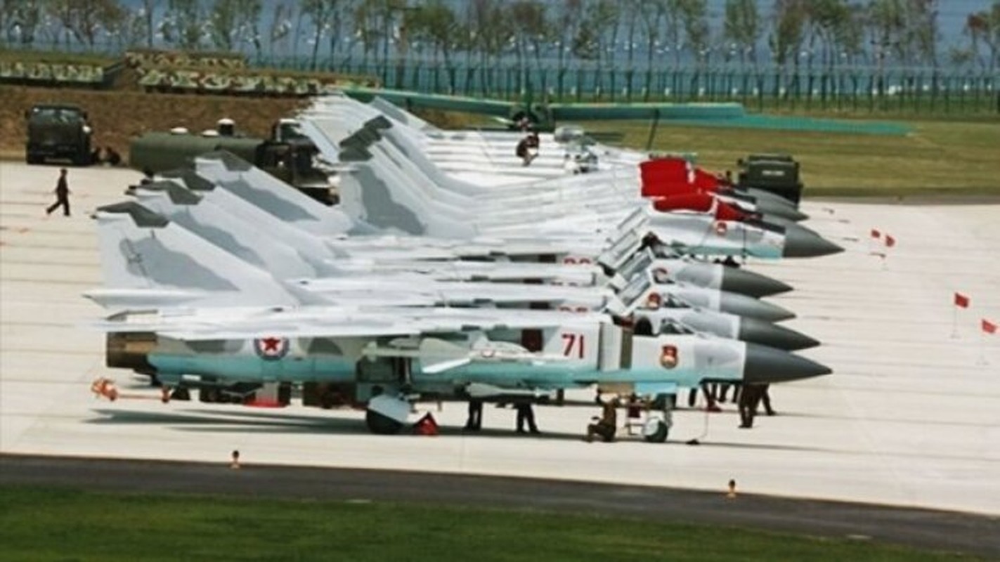 MiG-23 cua Trieu Tien doi dau F-16 Han Quoc - Ai se thang?-Hinh-13