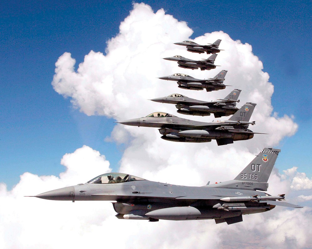 F-35 that bai tham hai, My tinh phat trien F-36 de thay the F-16