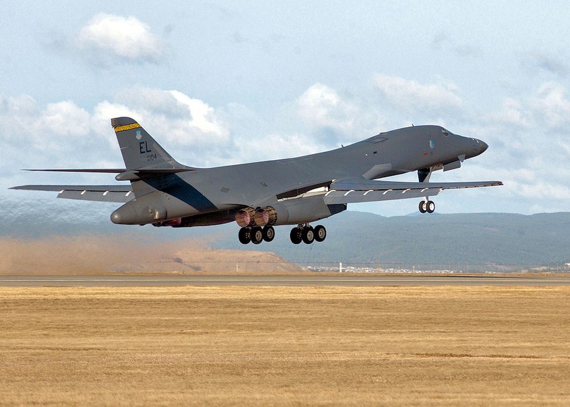 Khong phai B-2, B-1B Lancer moi la doi trong cua My voi Tu-160-Hinh-10