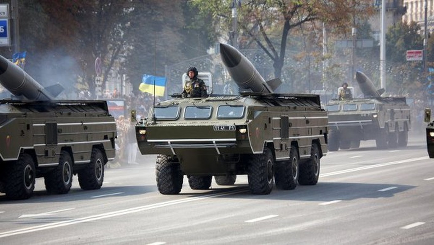 Ukraine xuat kho ten lua khung, san sang nhan chim Donbass-Hinh-3