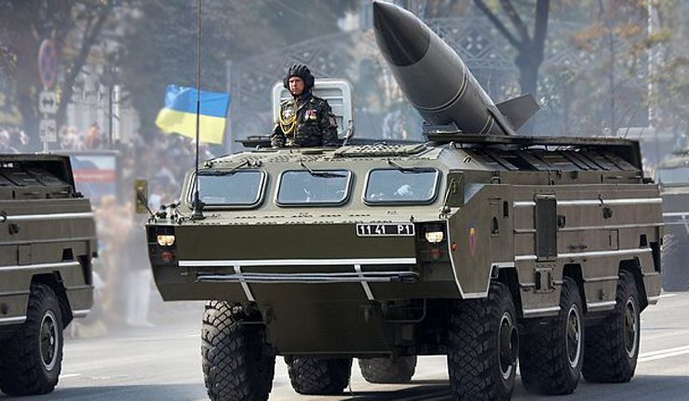 Ukraine xuat kho ten lua khung, san sang nhan chim Donbass