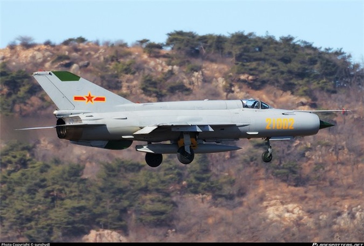 Sau hon nua the ky, Trung Quoc van miet mai che tao MiG-21