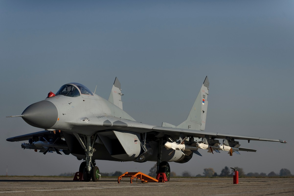 Khong quan Serbia xuc dong chia tay lao tuong MiG-21 huyen thoai-Hinh-13