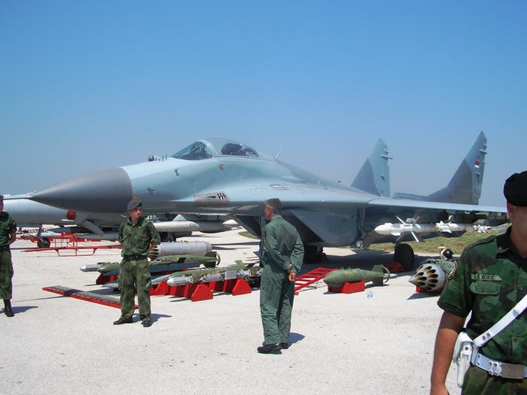 Khong quan Serbia xuc dong chia tay lao tuong MiG-21 huyen thoai-Hinh-14