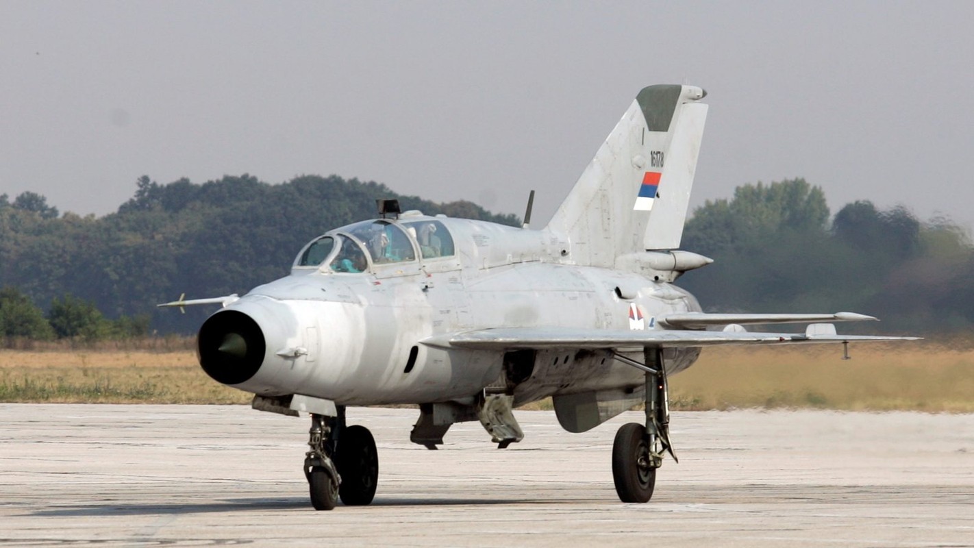 Khong quan Serbia xuc dong chia tay lao tuong MiG-21 huyen thoai-Hinh-3