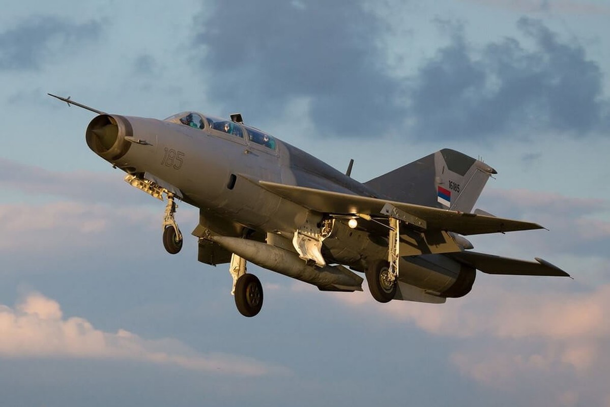 Khong quan Serbia xuc dong chia tay lao tuong MiG-21 huyen thoai-Hinh-7