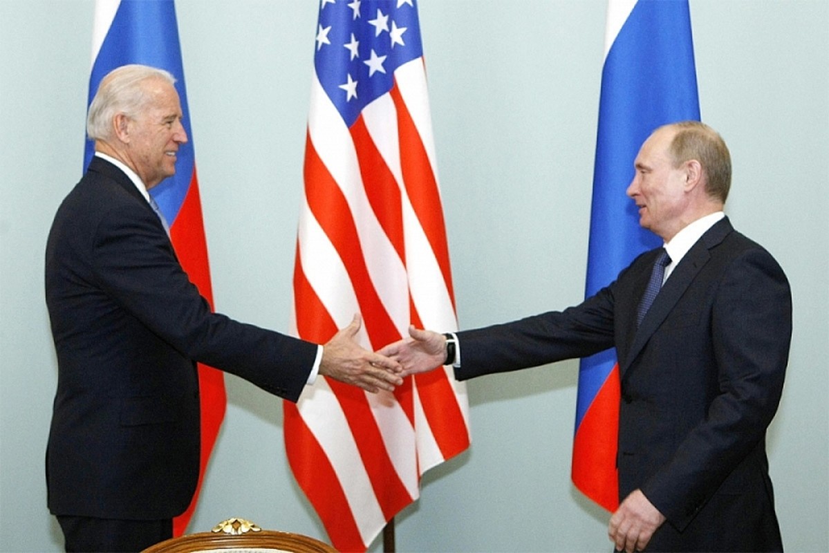 Truoc them cuoc gap thuong dinh Putin - Biden, Nga tap tran voi “hang nong“