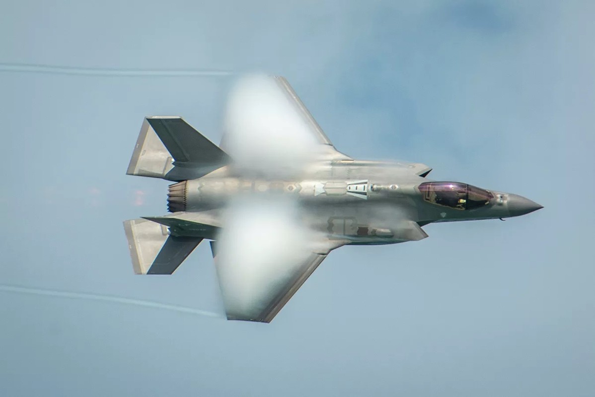 UAE phai lua chon: 5G tu Huawei cua Trung Quoc hoac F-35 cua My-Hinh-7