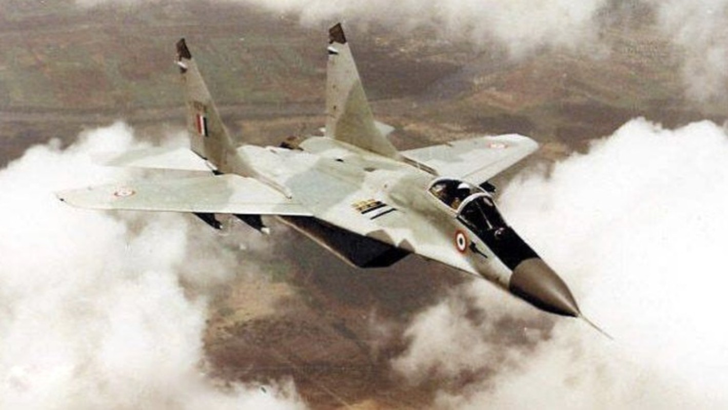 Tai sao F-16 cua Pakistan khong bao gio co the ban ha MiG-25 Foxbat-Hinh-16