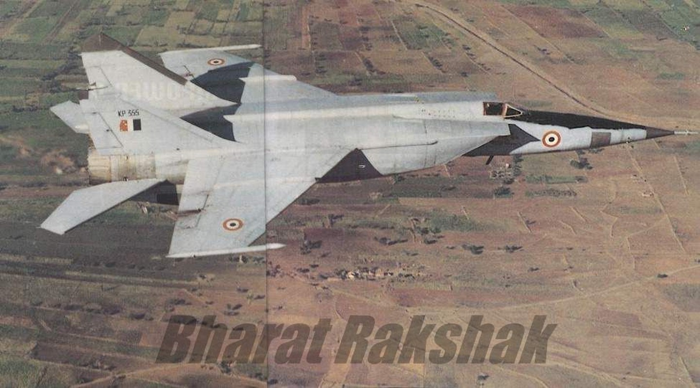 Tai sao F-16 cua Pakistan khong bao gio co the ban ha MiG-25 Foxbat-Hinh-9