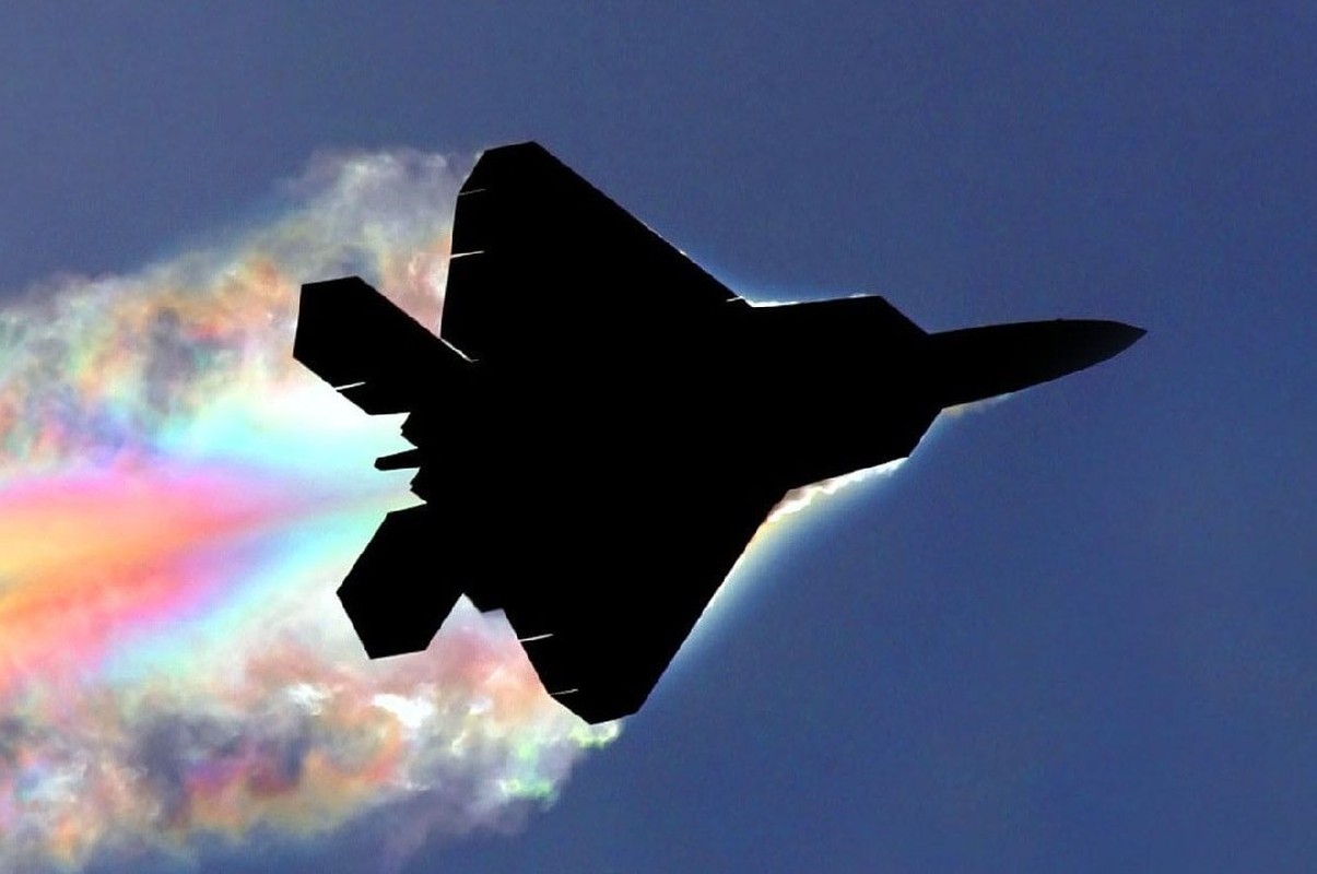 Huy dong mot dan F-22 Raptor, My ran mat cung luc ca Nga, Trung-Hinh-15