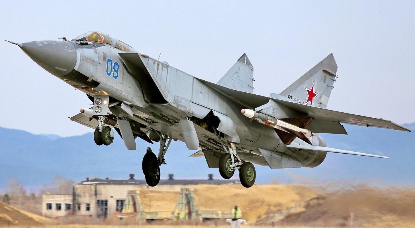 NATO - Ukraina nen nho, Nga van con sieu tiem kich MiG-31 trong bien che-Hinh-7