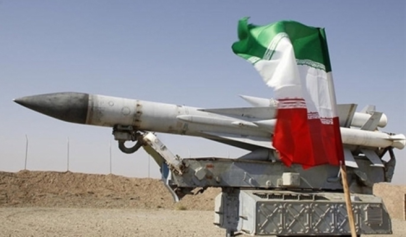 Iran khoe ten lua “cua nha trong duoc” manh hon ca S-400 Nga-Hinh-3