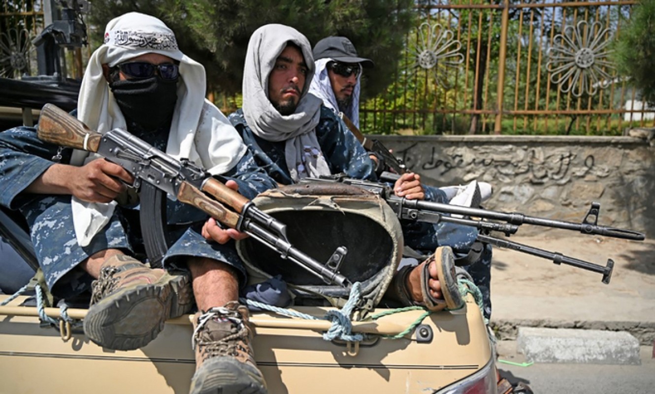 Gianh quyen kiem soat Afghanistan xong, Taliban tan cong ISIS-K-Hinh-8