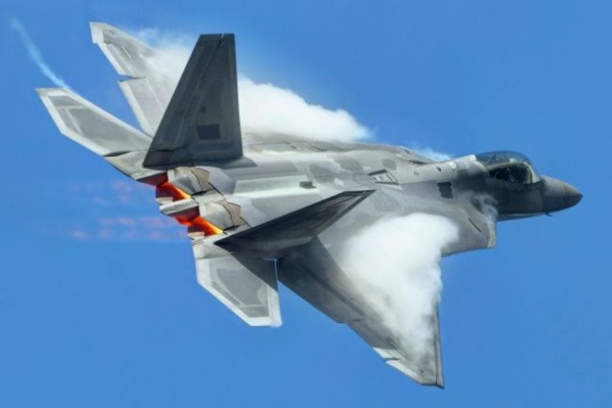 Phi cong Phap tung clip “lam nhuc” F-22 Raptor cua My?-Hinh-9