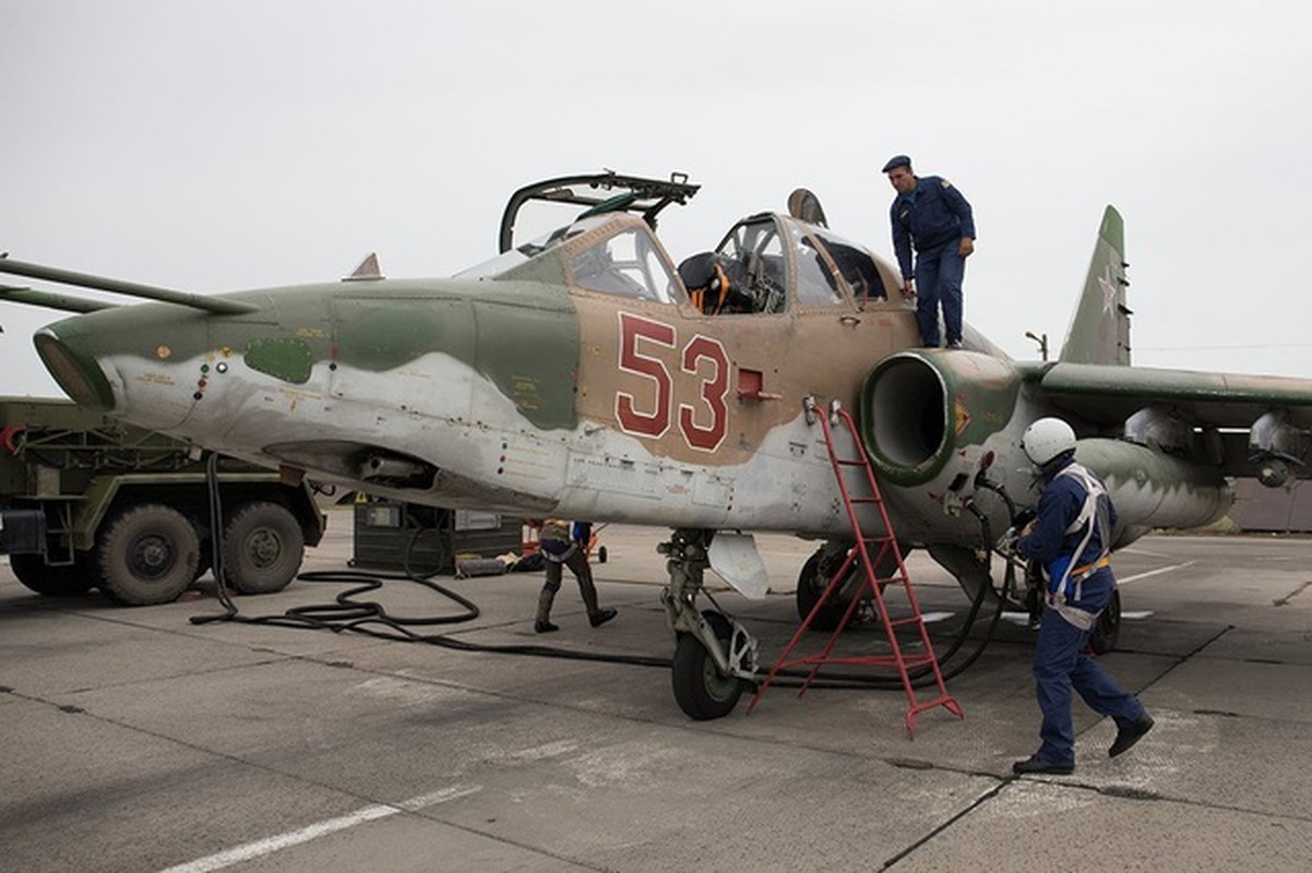 Su-25 cua Nga va A-10 cua My: Dau moi la 