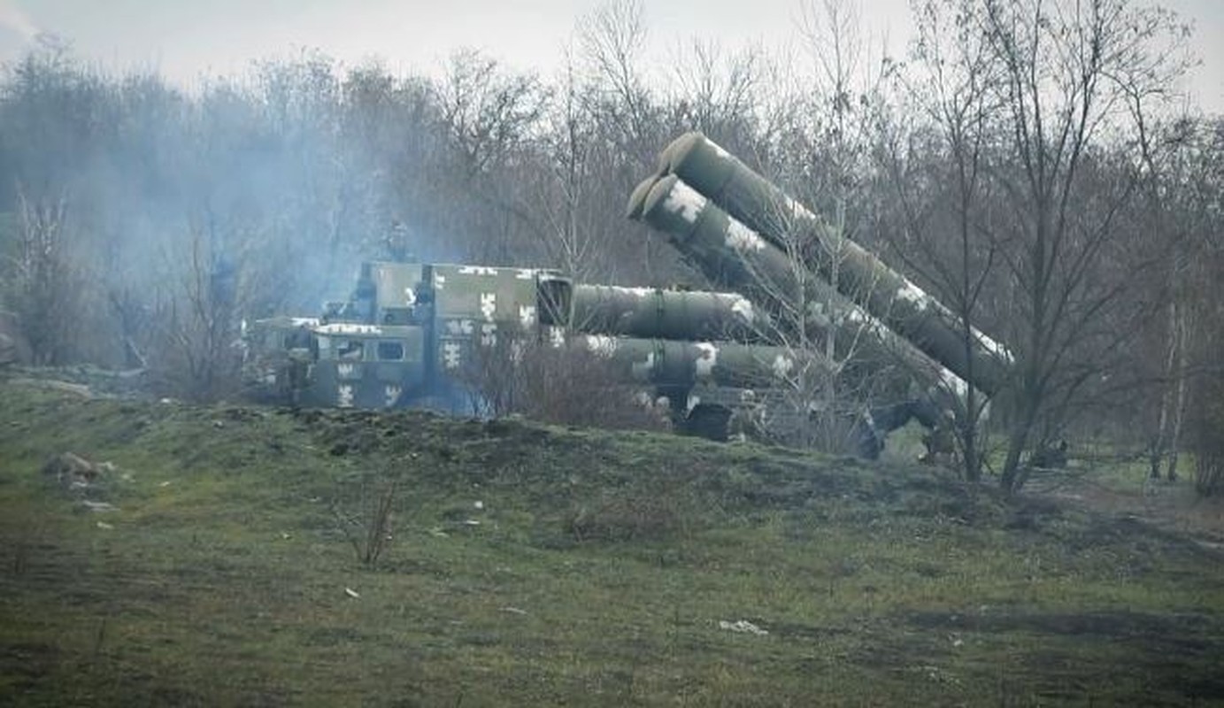 Ten lua S-300 Ukraine da ap sat Donbass giua luc 