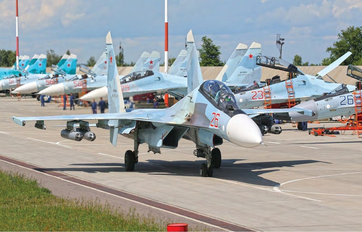 Suc manh tiem kich Su-30 Nga vua boc chay du doi tren duong bang-Hinh-5