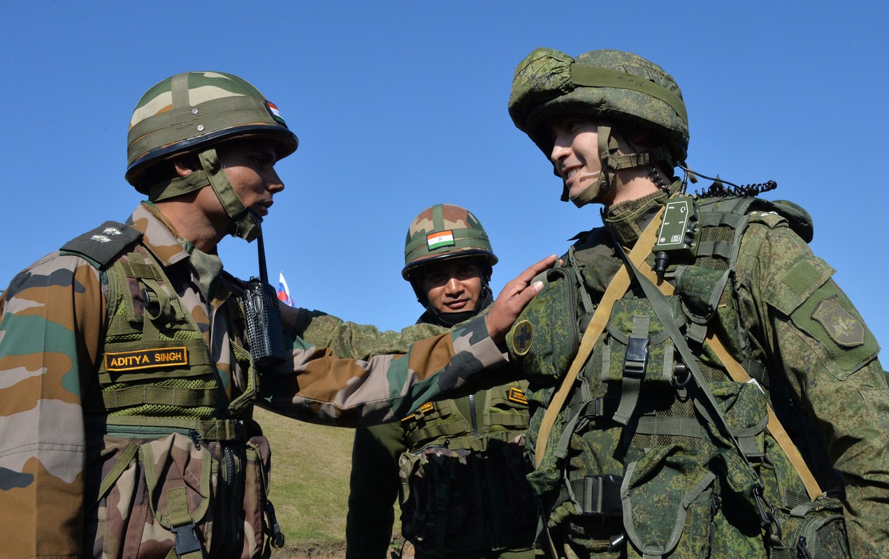 Tai sao Nga van “ung dung” truoc cac lenh trung phat cua phuong Tay?-Hinh-15