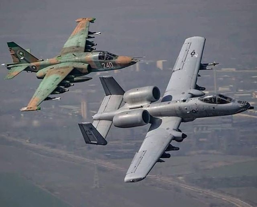 Su-25 Nga gan 50 nam tuoi van reo rac noi kinh hoang o Ukraine-Hinh-6