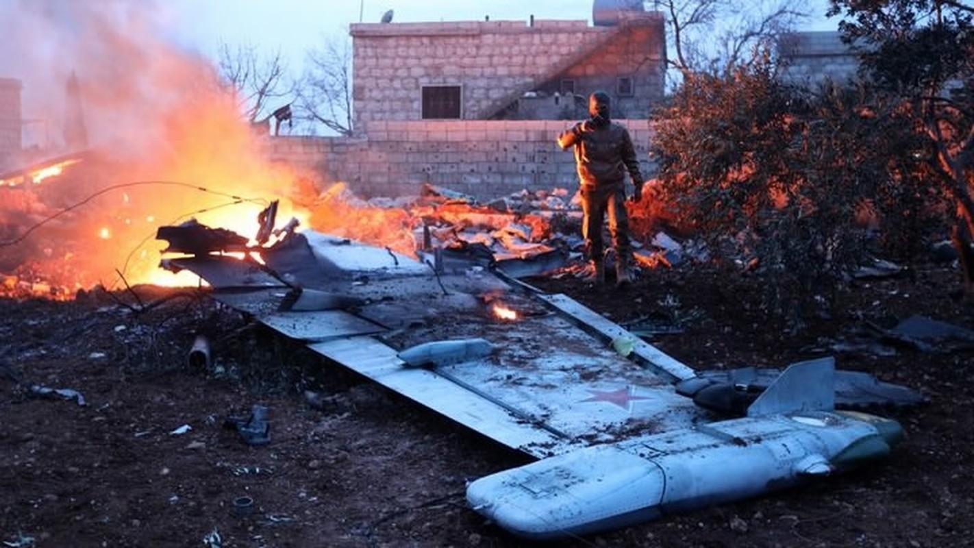 Ngay buon cua khong quan Ukraine: 4 chiec Su-27 bi Nga ban ha-Hinh-2