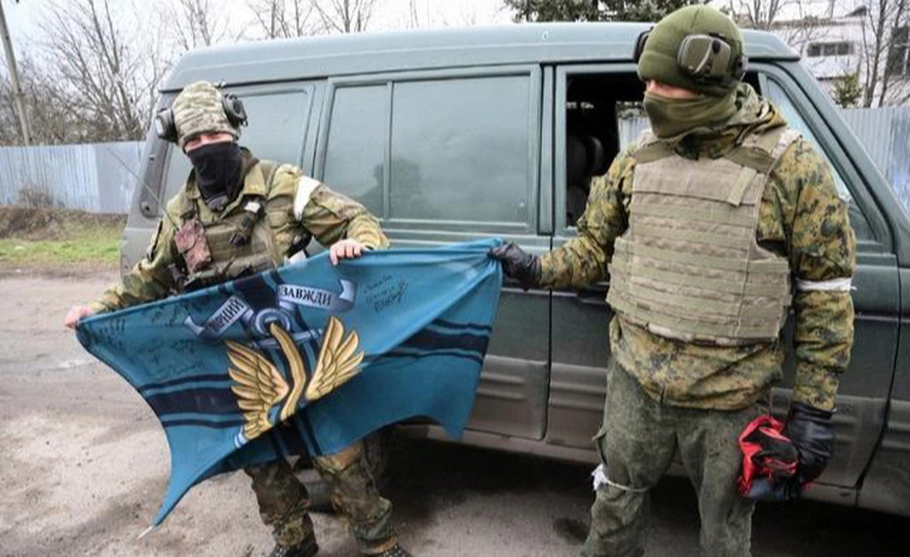Nong: Quan doi Ukraina na phao vao so chi huy Tieu doan Azov-Hinh-5