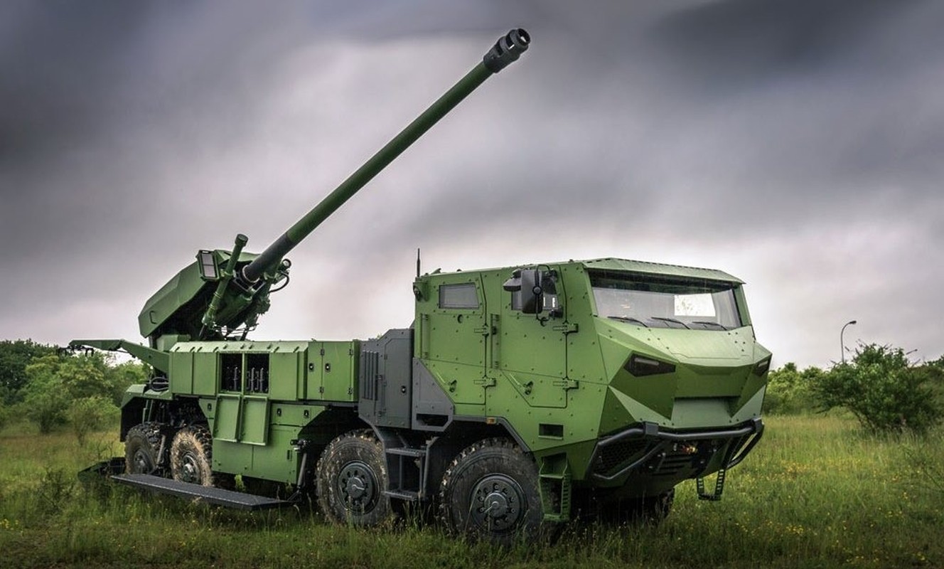 View - 	Pháo kéo M777 của Mỹ thể hiện uy lực trên chiến trường Ukraine