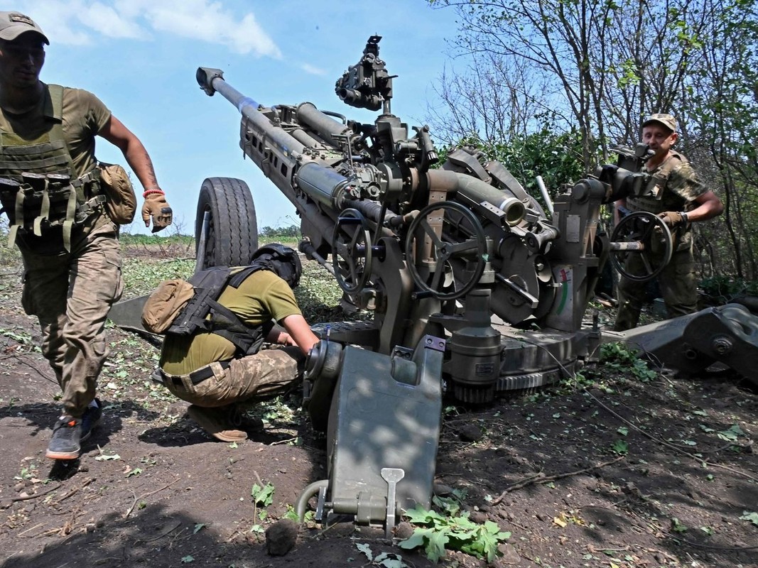 View - 	Pháo kéo M777 của Mỹ thể hiện uy lực trên chiến trường Ukraine