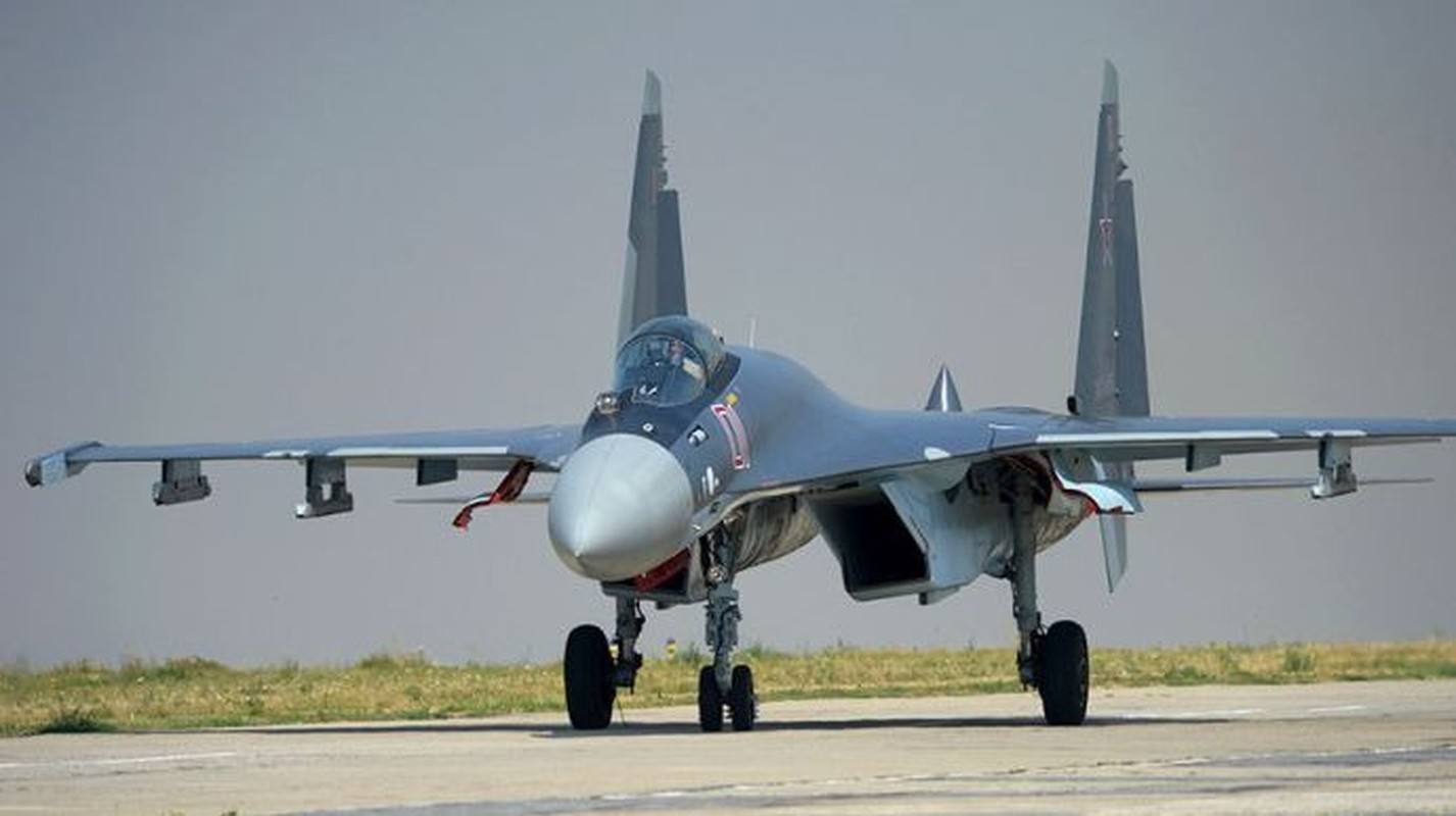 Chien dau co cua Ukraine khong the cat canh do “so” Su-35 Nga