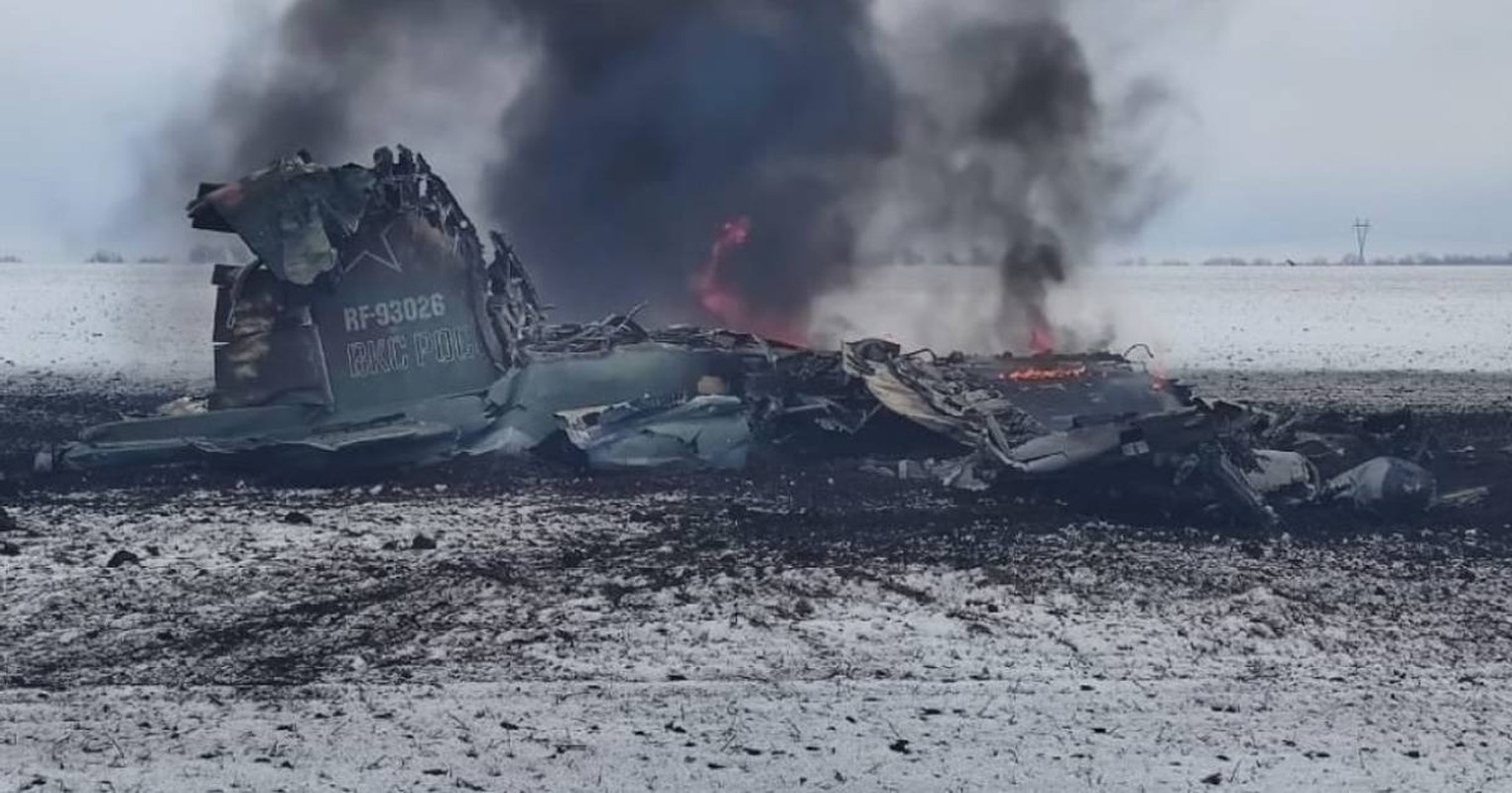 Sieu bom Nga “thoi bay” nhieu xe tang va hang chuc binh si Ukraine-Hinh-5