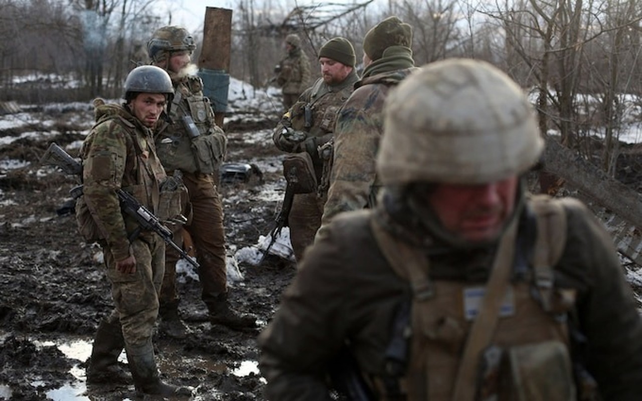 View - 	Mới nửa ngày, quân Nga đánh bật 20 lữ đoàn Ukraine tại Chasov Yar