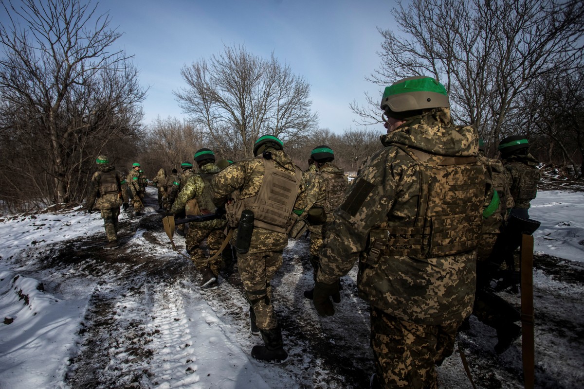 Iskander Nga danh trung kho dan phao 25.000 qua, Ukraine thuong vong lon-Hinh-14