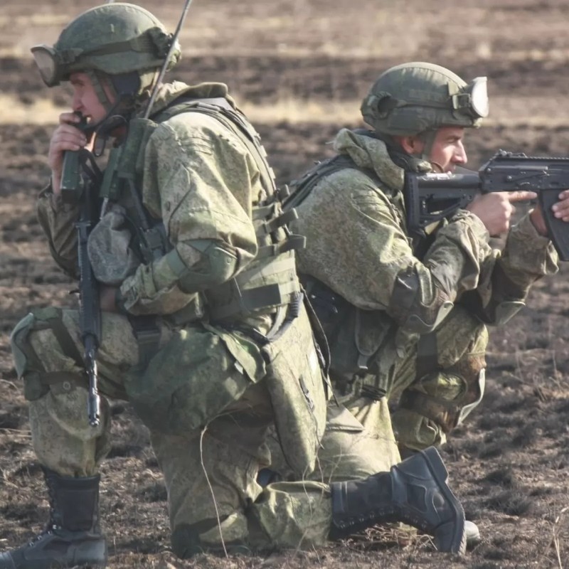 Lu doan 115 cua Ukraine rut chay voi sau khi Nga nem bom xuong Cheretino-Hinh-14
