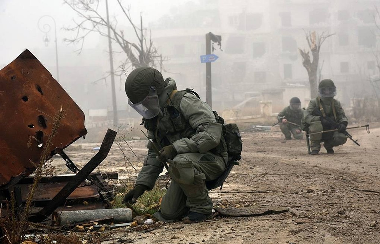 Lu doan 115 cua Ukraine rut chay voi sau khi Nga nem bom xuong Cheretino-Hinh-2