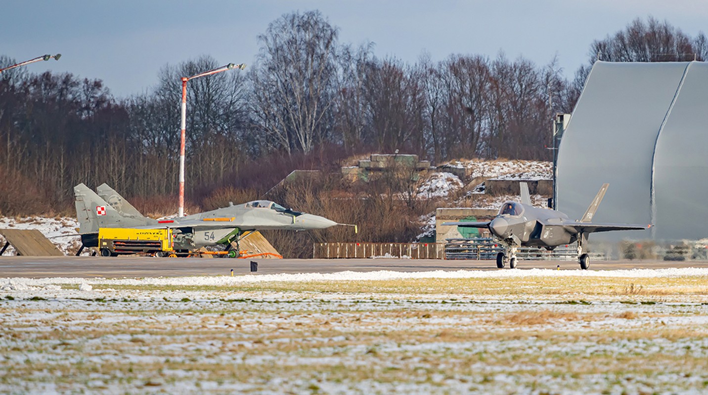 Khong quan Hoang gia Anh lan dau trien khai F-35B de ran de Nga-Hinh-8