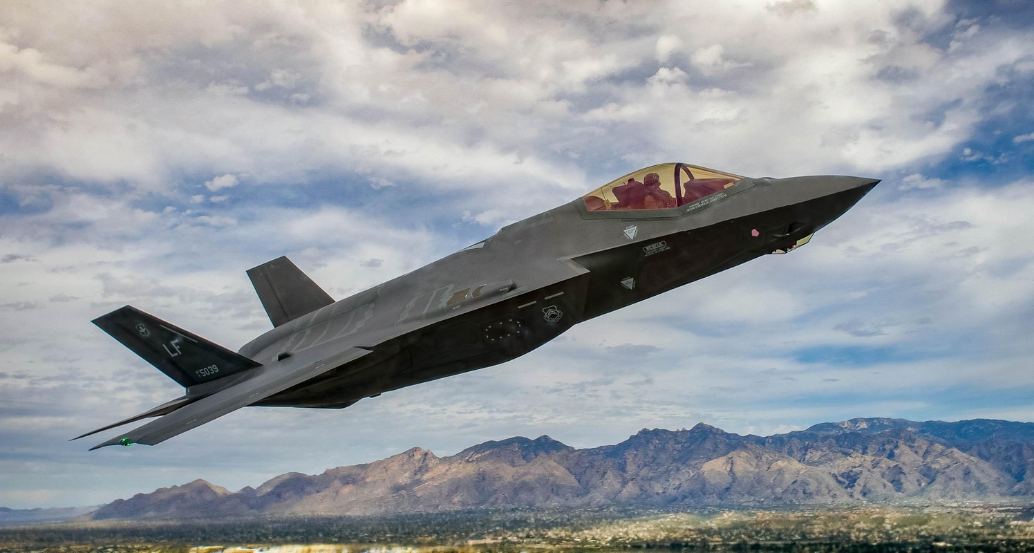 View - 	 Xuất hiện thêm cường quốc F-35 ở sườn đông NATO