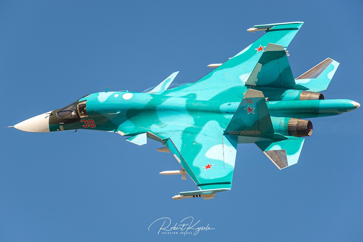 Su-27 Ukraine them nguy hiem voi bom GBU-39-Hinh-7