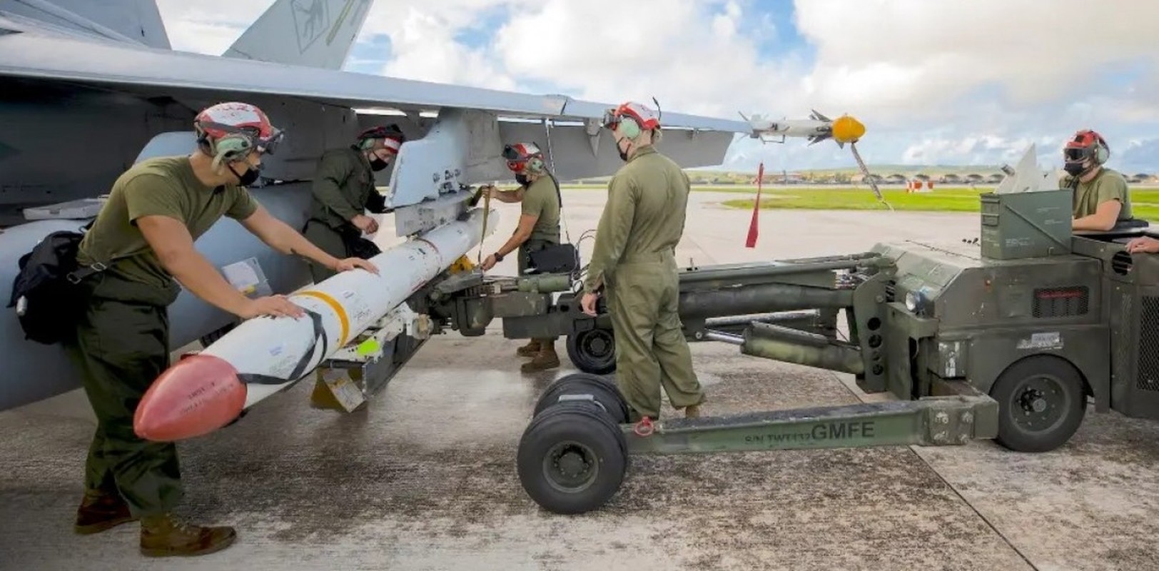 View - 	S-400 gặp nguy khi F-16 được trang bị tên lửa AGM-88E