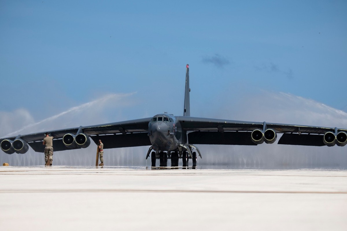 My dieu B-52 gui canh bao toi Nga sau vu ten lua Oreshnik-Hinh-4